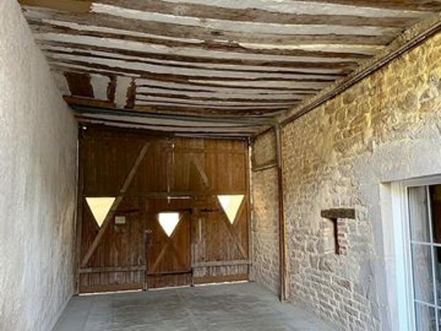 Belle maison de village en pierre, avec un bel appartement indépendant à exploiter