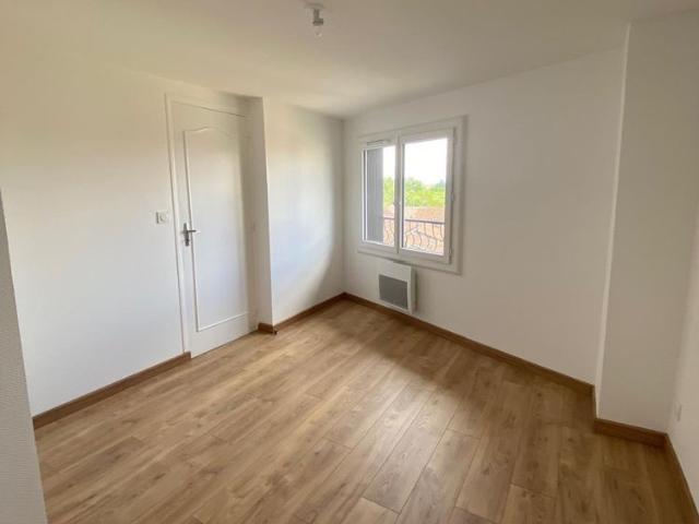 Belle maison de village entièrement rénovée T3 avec garage