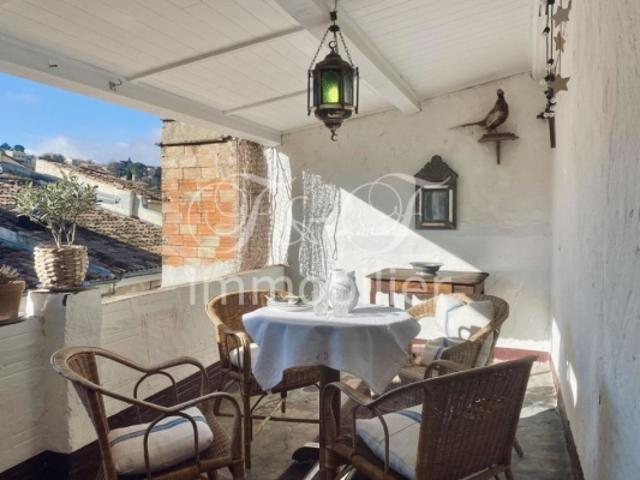 Belle maison de ville avec terrasse