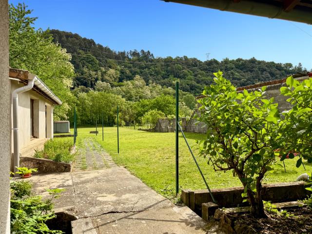 Belle Maison des Années 50 avec 2 grands Logements Terrain P. 212m² Labégude