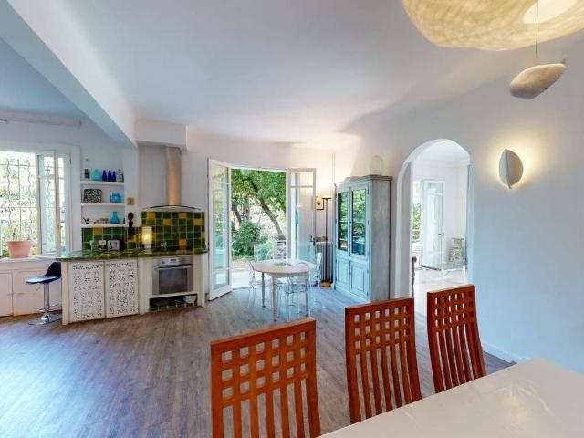 Belle maison des Années 30 avec jardin et piscine
