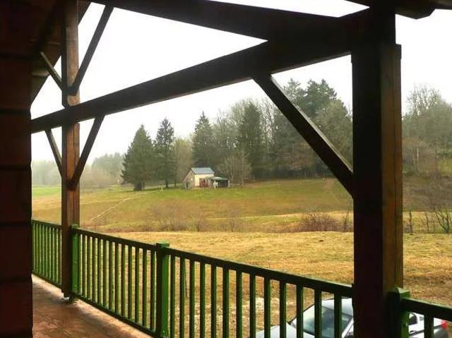 belle maison d'habitation de type forestier, plain pied sur 4.7 H
