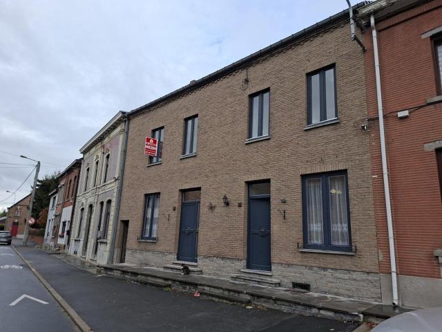 BELLE MAISON ENTIEREMENT RENOVEE, 3 CHAMBRES, JARDIN