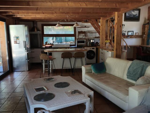 BELLE MAISON EN BOIS MEUBLEE T4 LOUEE A L ANNEE