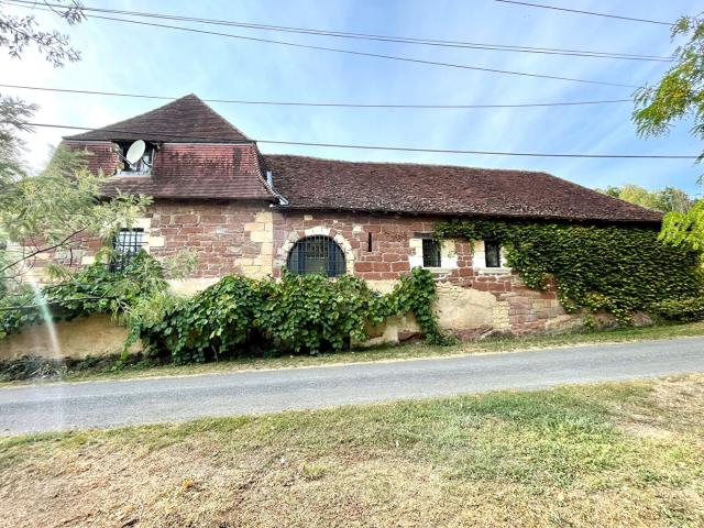 Belle maison en brasier avec dépendances. 152m² Segonzac