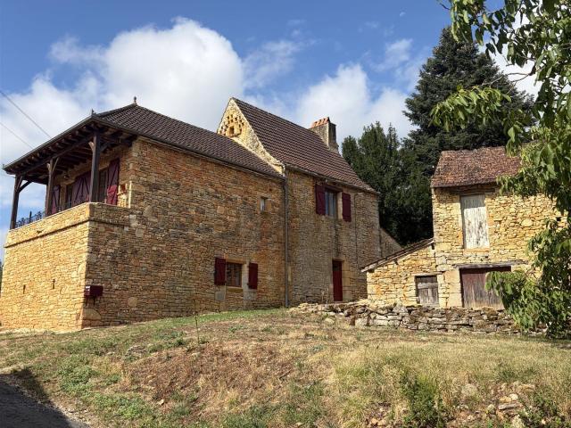 Belle maison en pierre magnifiquement rénovée 121m² Daglan