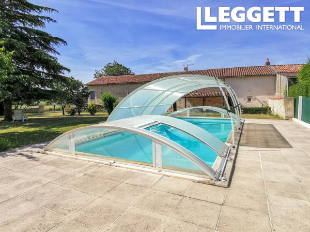 Belle maison en pierre avec piscine