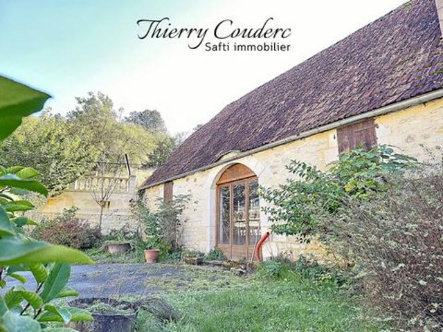 Belle maison en pierre avec piscine et dépendances
