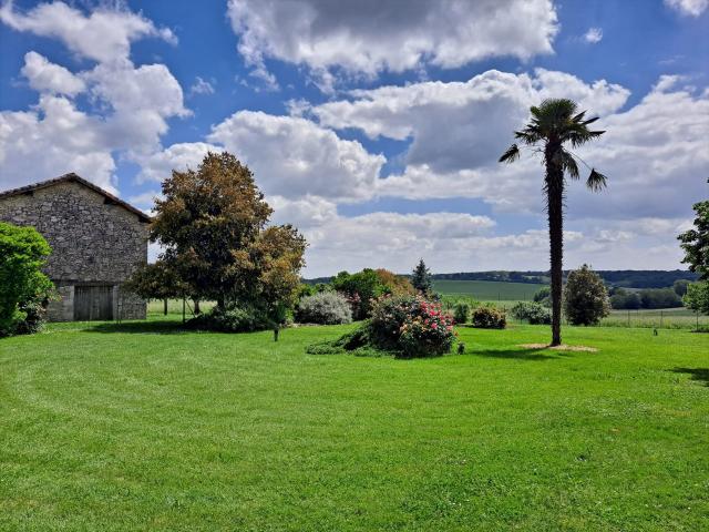 Belle Maison en Pierre avec Piscine et Grande Grange 295m² La Romieu