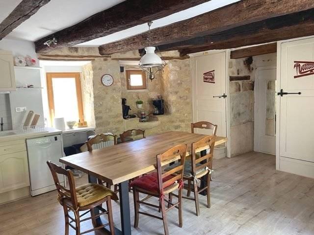 BELLE MAISON EN PIERRE DU 13ème SIECLE, ET JARDIN 130m² Domme
