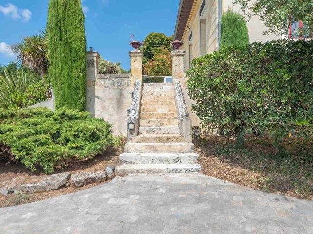 Belle Maison En Pierre 214 M2 Belle Vue Degagee 214m² Pompignac