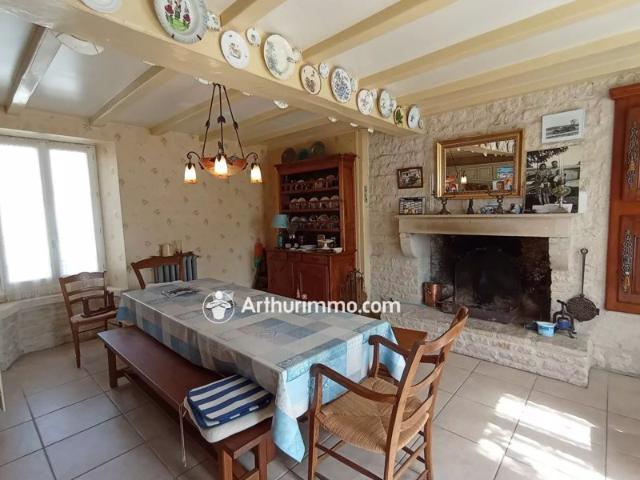 Belle maison en pierre 4 chambres à Aulnay, 188 m²