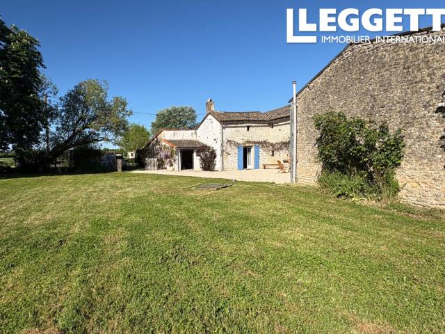 Belle maison en pierres avec grange et jardin
