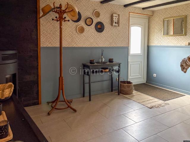 Belle maison en pierres avec jardin et dépendances 201m² Chef Boutonne