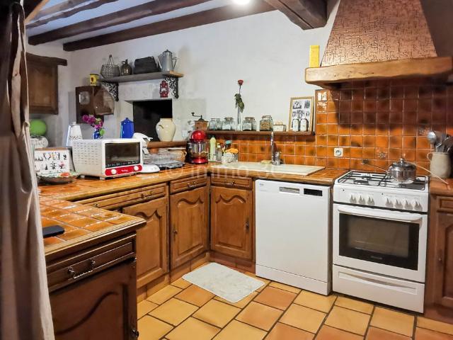 Belle maison en pierres avec piscine couverte et jardin 150m² Sauzé Vaussais