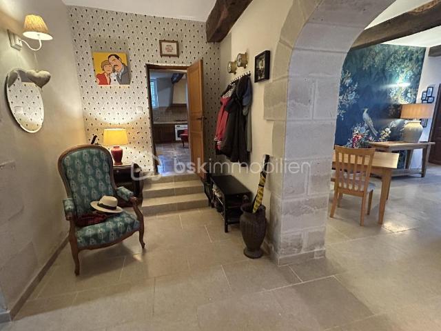 Belle maison en pierres, Dépendances –garage–3 ha 82
