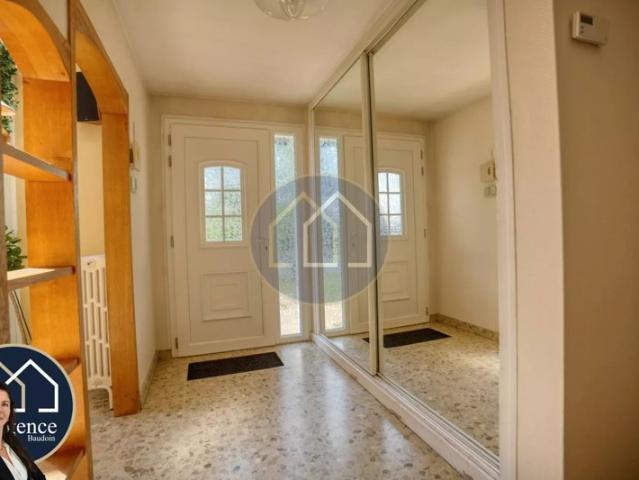 BELLE MAISON FAMILIALE AU CALME DANS UNE IMPASSE 124 m², 4 CHAMBRES, SOUS SOL TOTAL AVEC GARAGE, BEAU TERRAIN ARBORÉ BIEN EXPOSÉ !