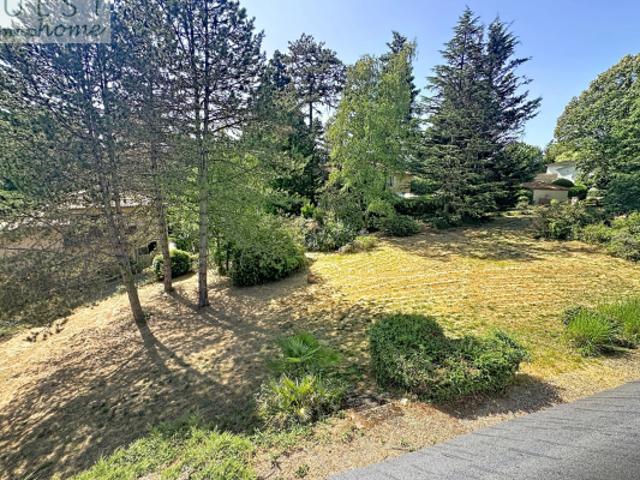 Belle maison familiale au coeur d'un environnement verdoyant