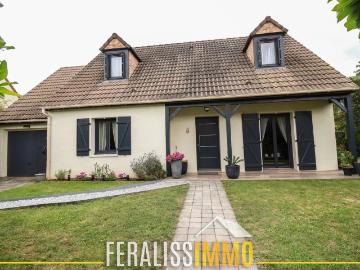 Belle maison familiale avec garage et beau jardin