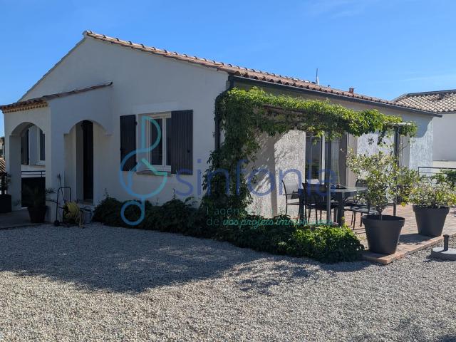 Belle maison familiale avec garage, piscine hors sol et 4 stationnements