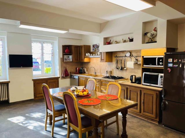 Belle Maison Familiale Avec Dependances 293m² L'Abergement de Cuisery