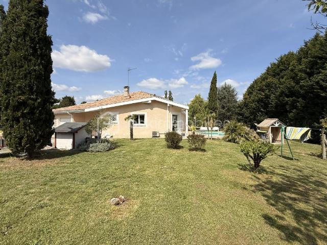 Belle maison familiale avec piscine, dépendance et grand terrain– Saint Vincent de Paul