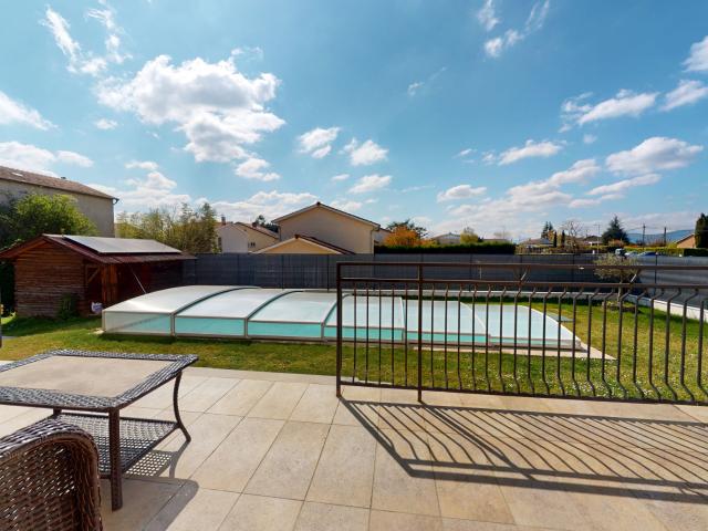 BELLE MAISON FAMILIALE AVEC PISCINE PLEIN SUD POSSIBILITE DEUX OU TROIS LOGEMENTS