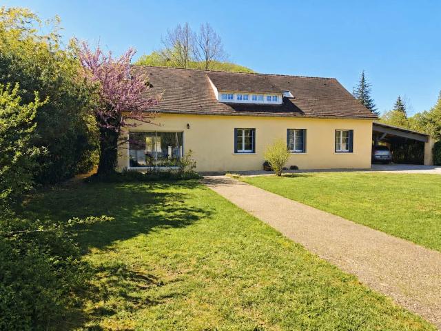 Belle maison familiale avec piscine sur terrain de 1700 m²