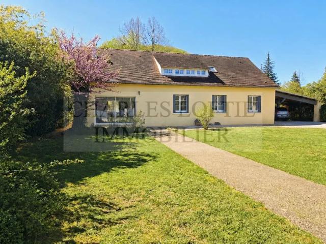 Belle maison familiale avec piscine sur terrain de 1700 m²