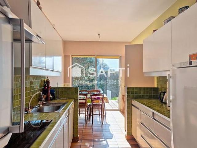Belle maison familiale de plain pied sur un terrain de plus de 1500 m2