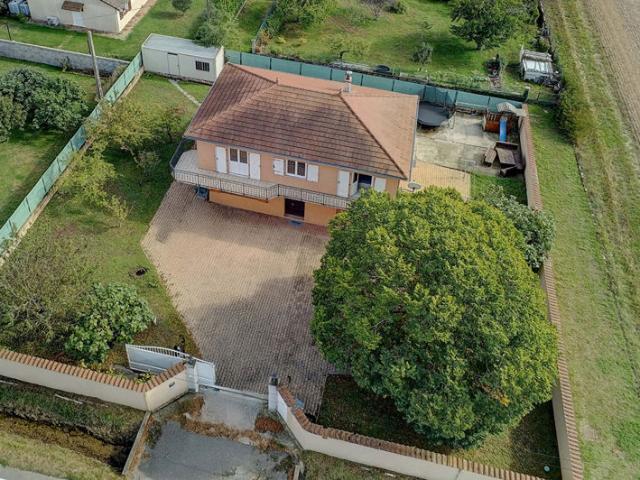 Belle maison familiale de 155m2 à DIEMOZ, au calme