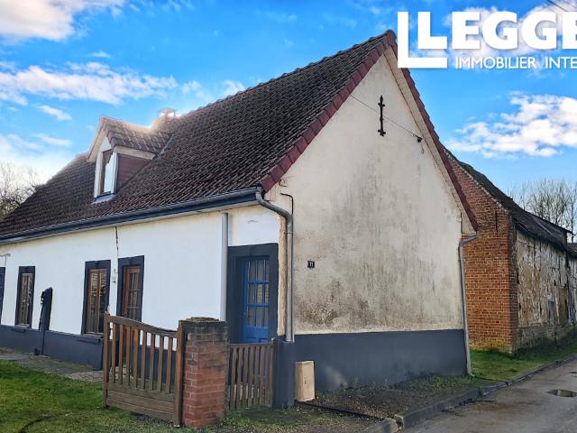 Belle maison familiale de 18ème, entièrement rénovée, avec 3 chambres, située à proximité du bourg de Doullens