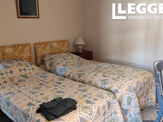 Belle maison familiale de 18ème, entièrement rénovée, avec 3 chambres, située à proximité du bourg de Doullens