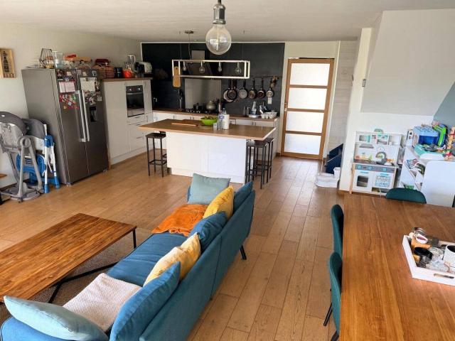 Belle maison familiale de 4 chambres et un beau petit jardin dans un quartier calme