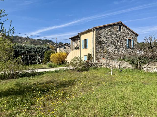 Belle Maison Familiale en Pierre sur 1 500 m2 de terrain con