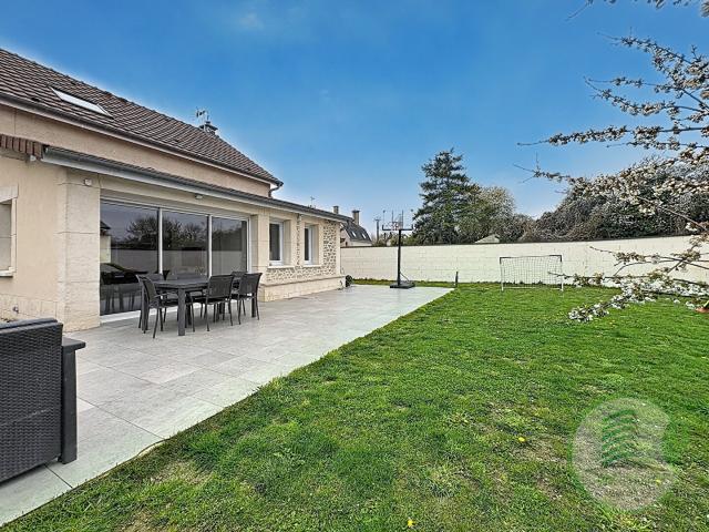 Belle maison familiale 4 chambres avec grand jardin sans vis à vis