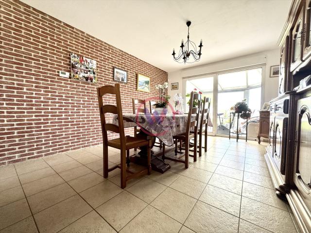 BELLE MAISON INDIVIDUELLE EN BRIQUES SUR SOUS SOL COMPLET
