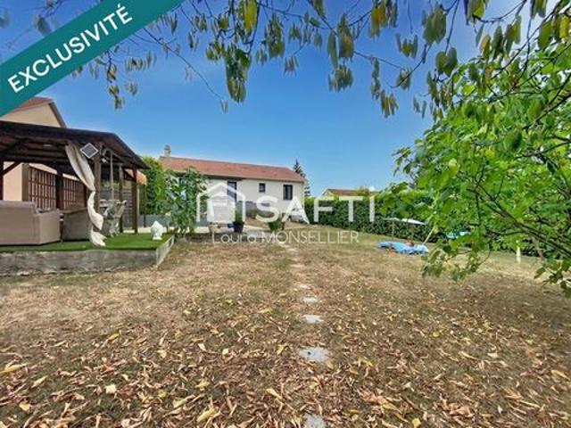 Belle maison individuelle plain pied sur sous sol complet — Vue dégagée & terrain de 900 m²