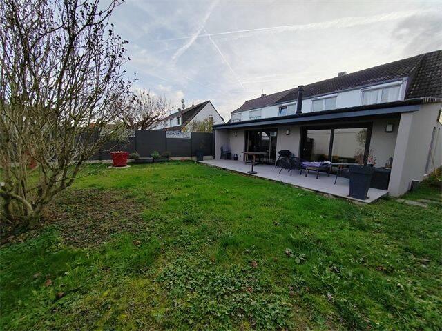 BELLE MAISON JUMELEE
