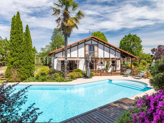 Belle Maison Landaise Sur Son Parc De 5000m2 186m² Saubusse