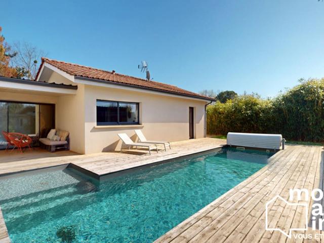 Belle maison lumineuse avec piscine et dépendances