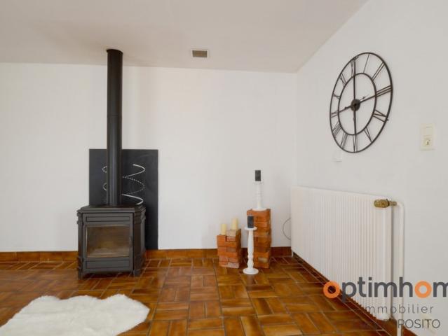 Belle maison Sous Sol avec garages seulement 3 minutes de Confolens