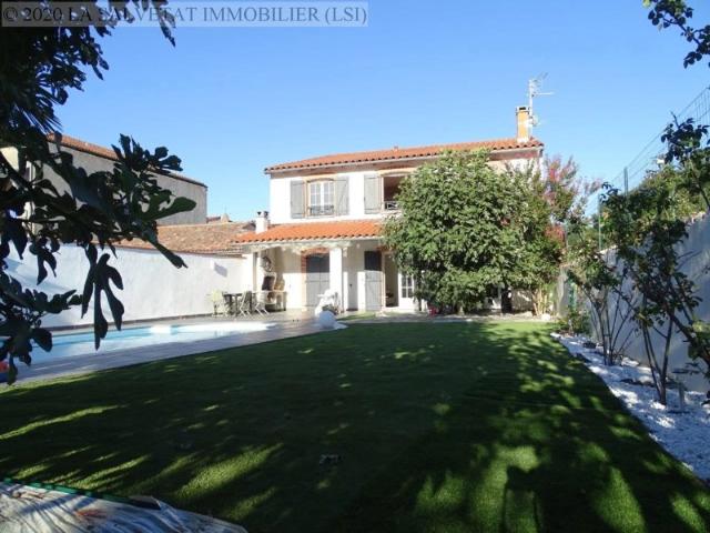 Belle maison spacieuse de charme, piscine, petite dépendance