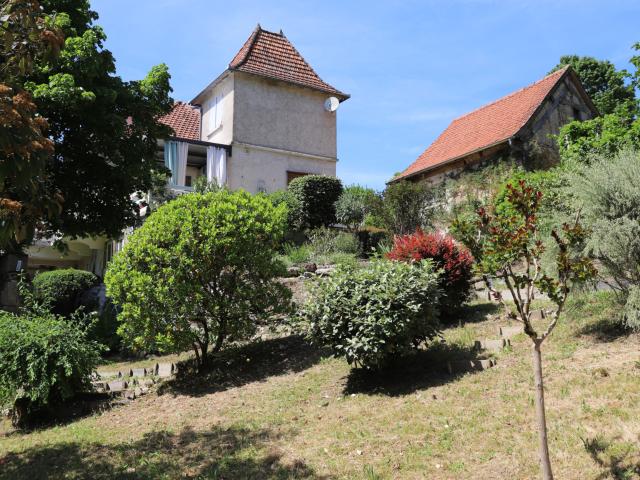 Belle maison quercynoise sur grand terrain