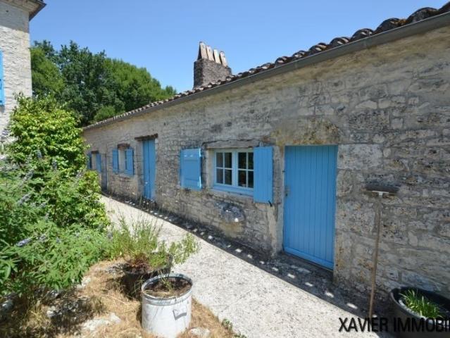 Belle maison quercinoise avec maison d'amis et piscine, situ. 0m² Montaigu de Quercy