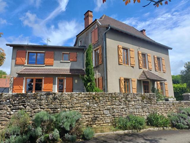Belle maison rénovée avec jardin et terrasse extérieure 160m² Sainte Croix