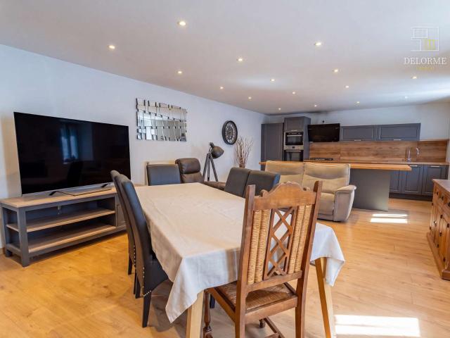 Belle maison rénovée avec super vue et grange