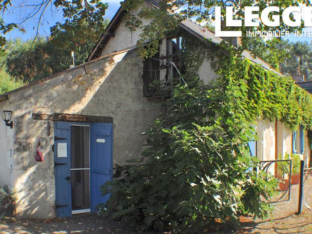 Belle maison restaurée de 2 ou 3 chambres près de Mouliherne 49, offrant le potentiel pour créer un camping
