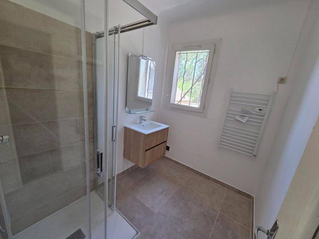 BELLE MAISON T4 PLAN D'ORGON GRAND JARDIN ENV. 3000M² GAR