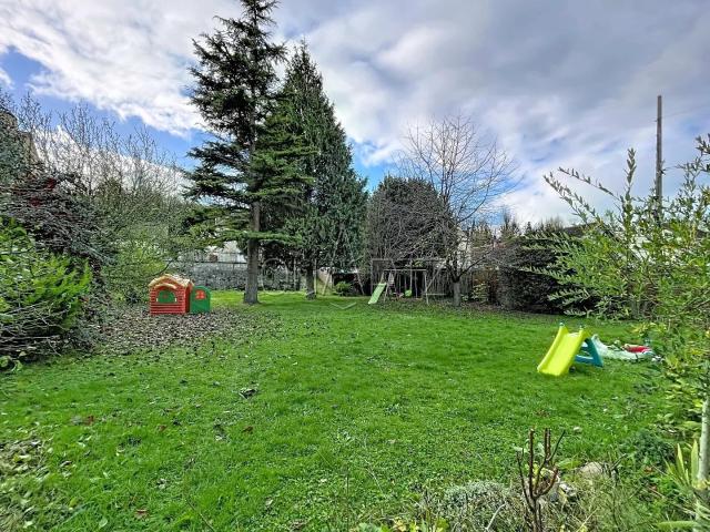 Belle meulière familiale en centre ville